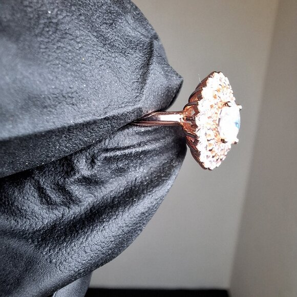 1ctw Rose Gold Tone Over 925 Sterling Silver Moissanite Ring Size 7 - Picture 2 of 5